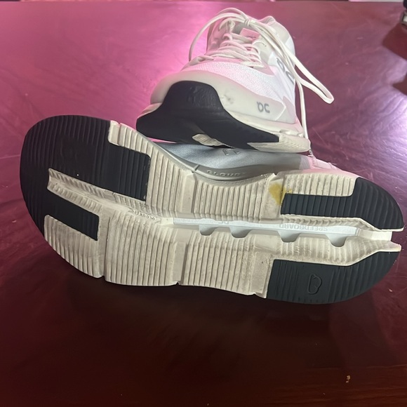 On Cloud Cloudnova Form Women’s 8.5 - Picture 3 of 7